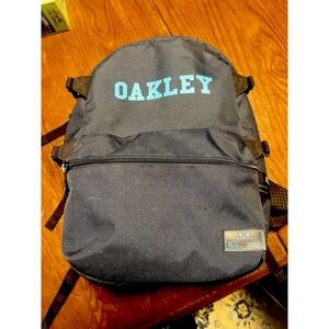 Oakley Backpack - College Dress‎ Blues, Large ( 17.5" x 12" x 5") EUC